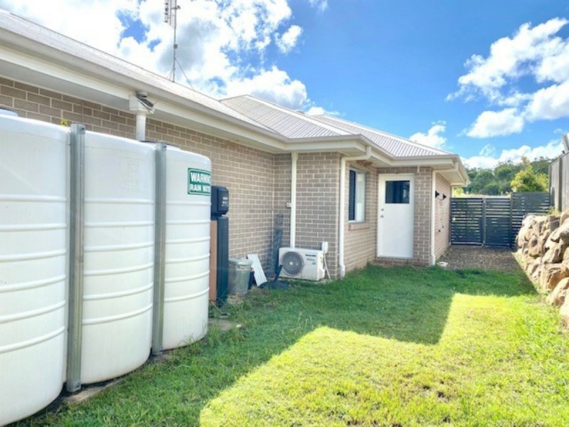 2 Barambah Parade, Boyne Island QLD 4680