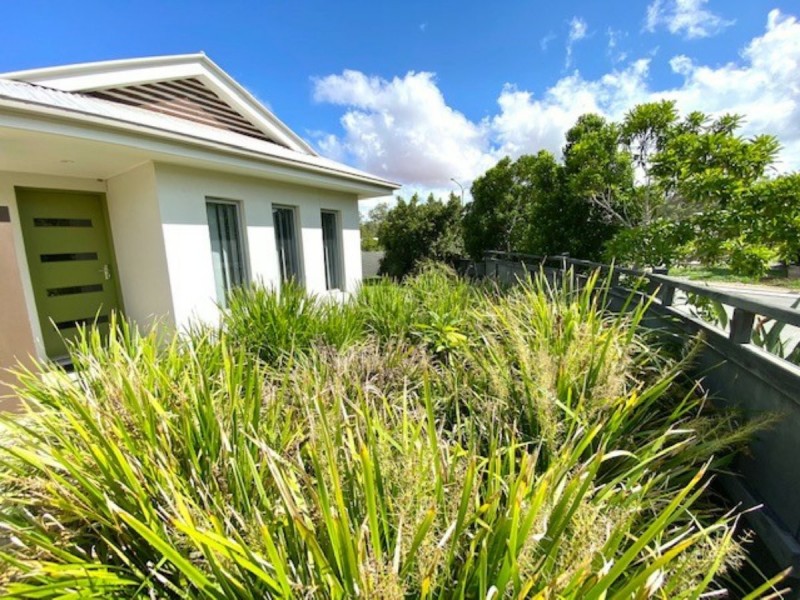 2 Barambah Parade, Boyne Island QLD 4680