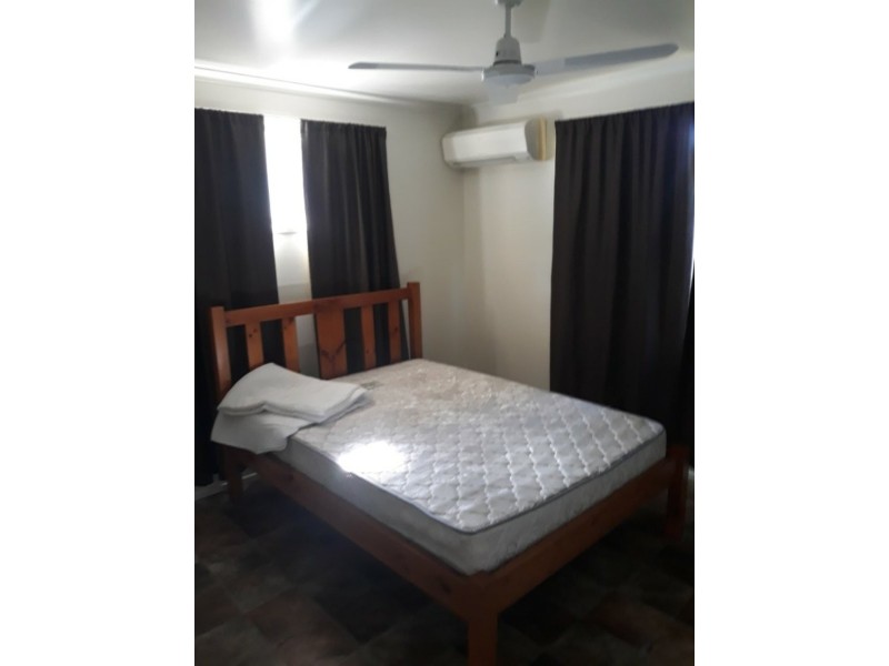 17 Malpas Street, Boyne Island QLD 4680