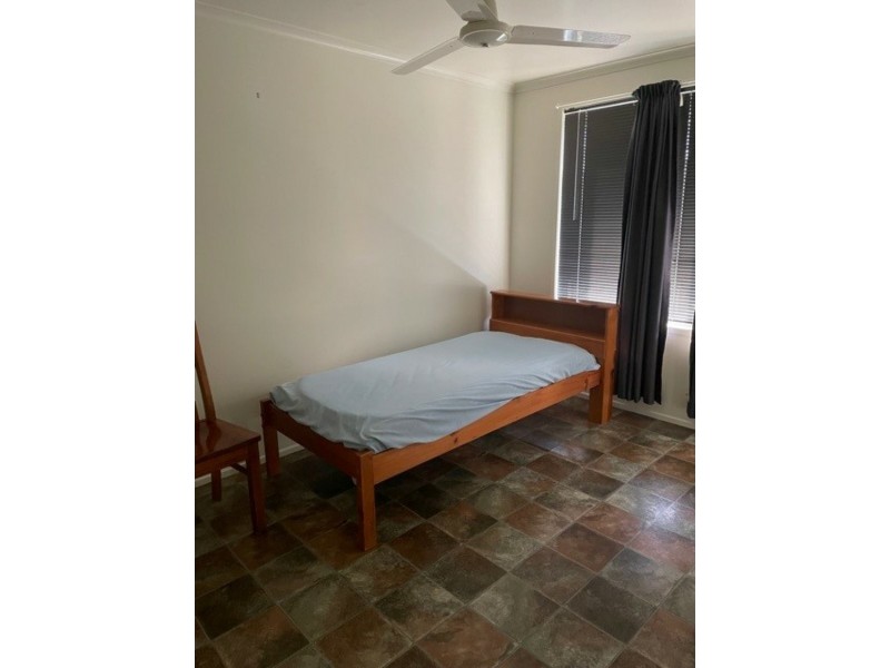 17 Malpas Street, Boyne Island QLD 4680