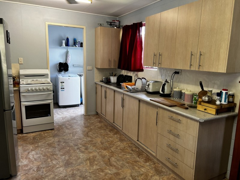 14 Polmaise Street, Boyne Island QLD 4680