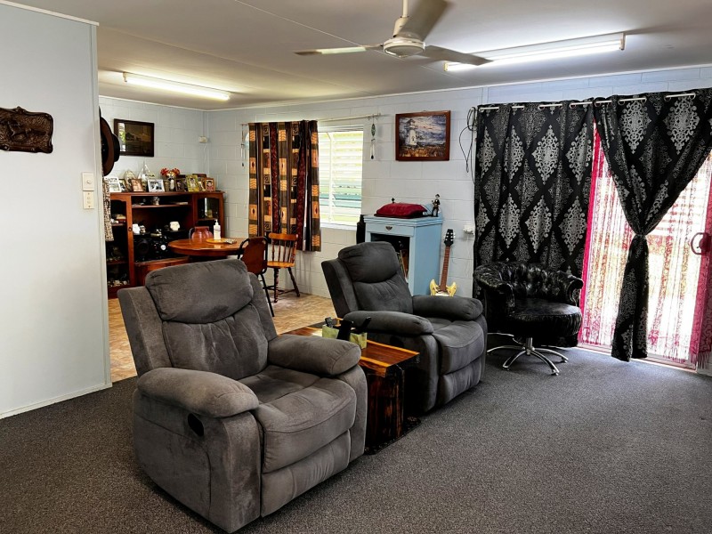 14 Polmaise Street, Boyne Island QLD 4680