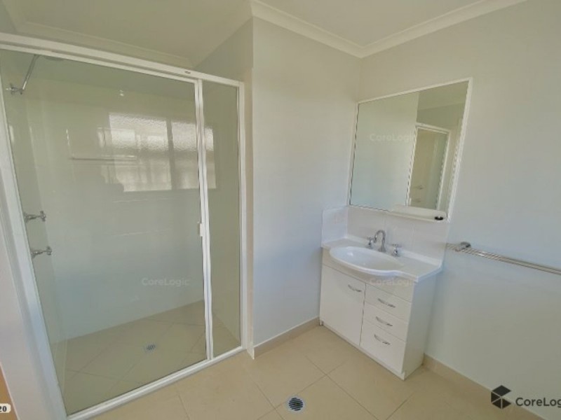 1/12 Golf View Drive, Boyne Island QLD 4680