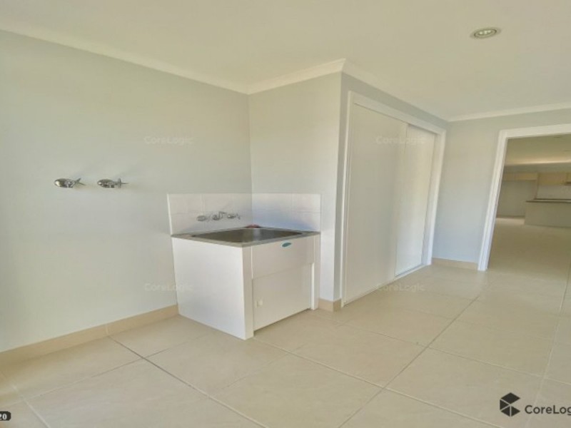 1/12 Golf View Drive, Boyne Island QLD 4680