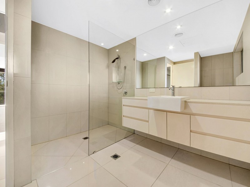 5/2 The Promenade, Boyne Island QLD 4680