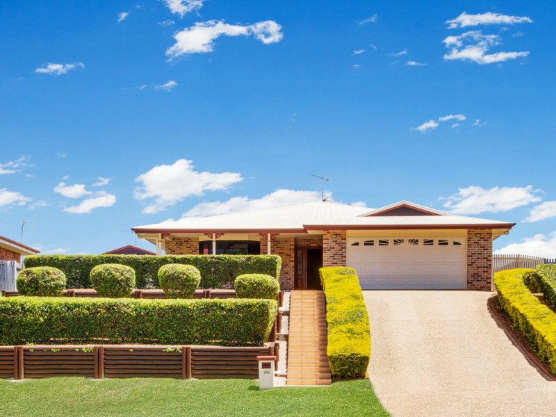 190 J Hickey Avenue, Clinton QLD 4680