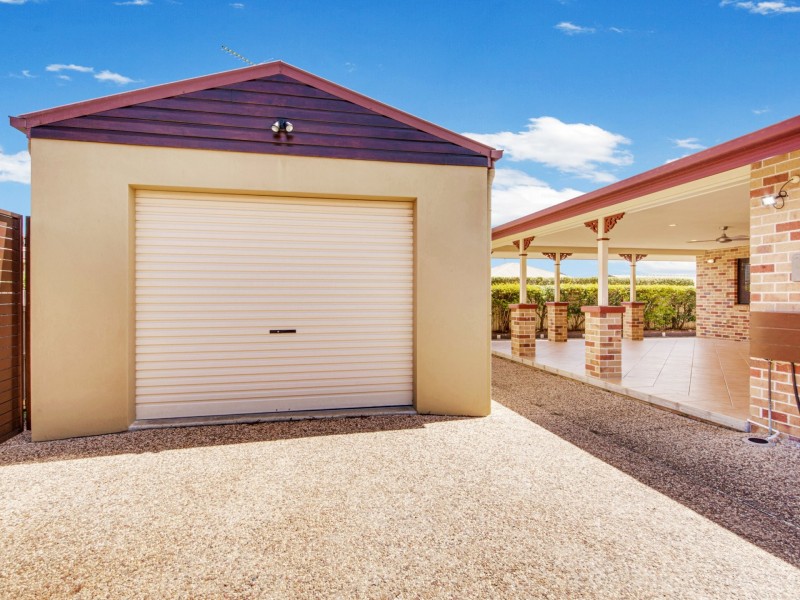 190 J Hickey Avenue, Clinton QLD 4680