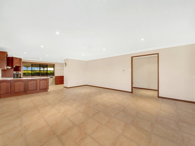 190 J Hickey Avenue, Clinton QLD 4680