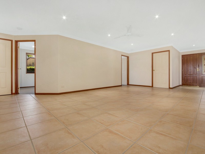 190 J Hickey Avenue, Clinton QLD 4680