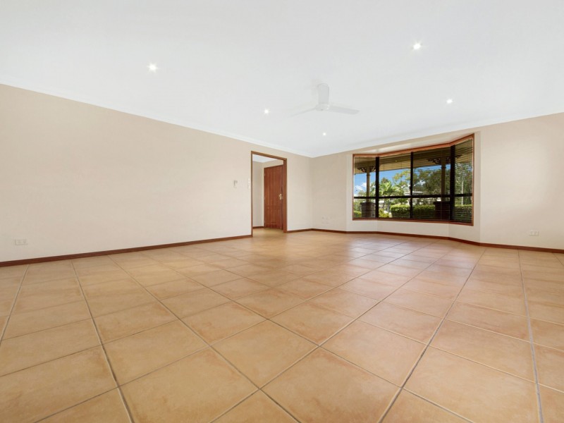 190 J Hickey Avenue, Clinton QLD 4680