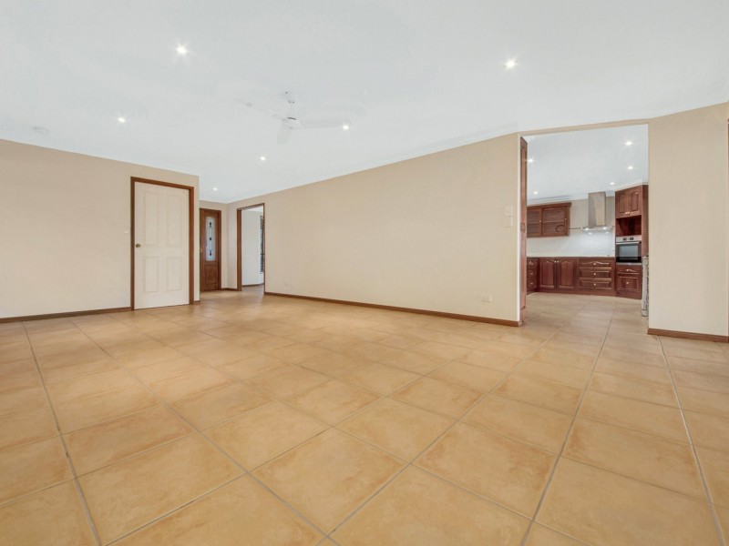 190 J Hickey Avenue, Clinton QLD 4680