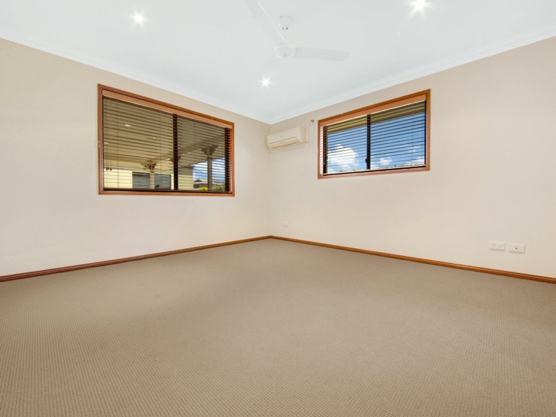 190 J Hickey Avenue, Clinton QLD 4680