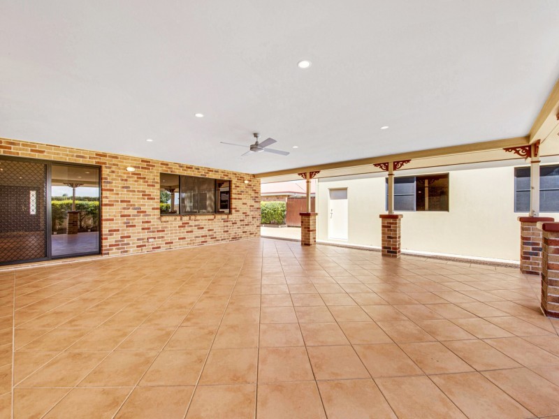 190 J Hickey Avenue, Clinton QLD 4680