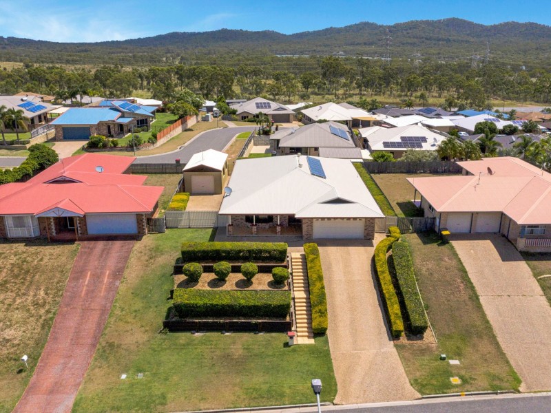 190 J Hickey Avenue, Clinton QLD 4680