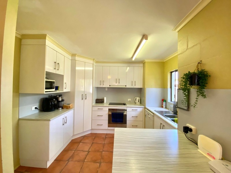 3 Alexander, Boyne Island QLD 4680