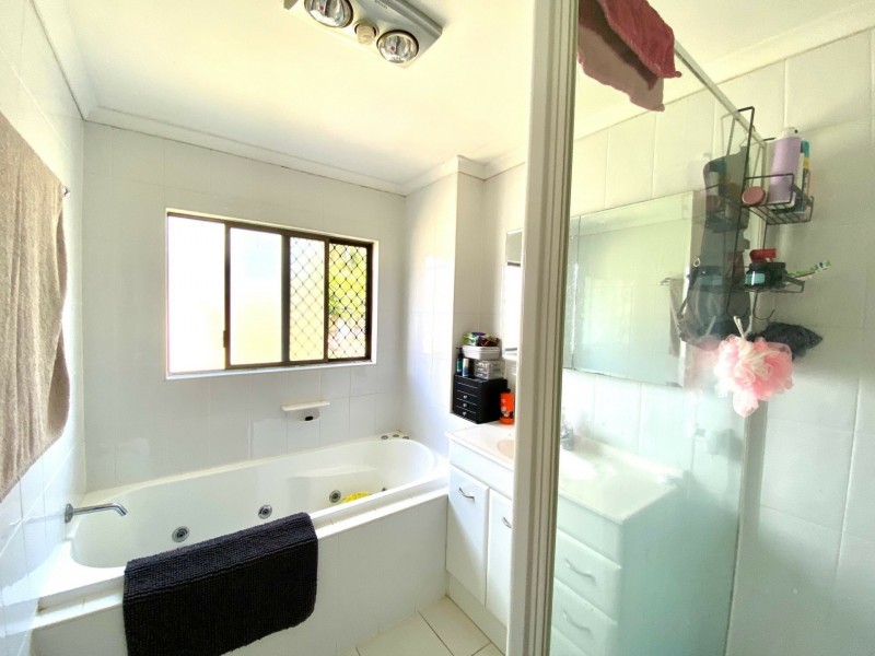 3 Alexander, Boyne Island QLD 4680