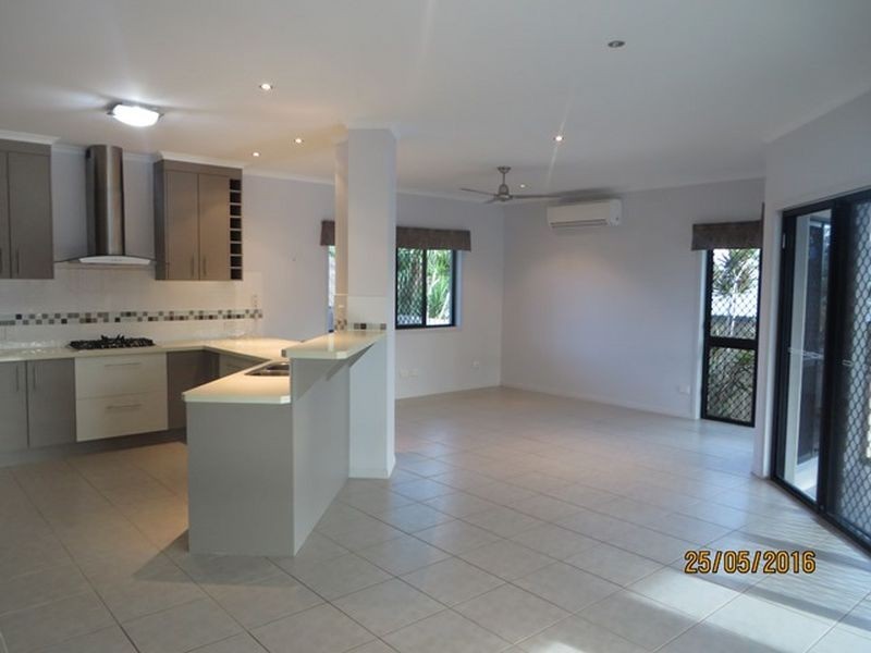 15 LONGREACH COURT, Tannum Sands QLD 4680