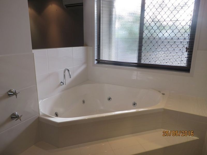 15 LONGREACH COURT, Tannum Sands QLD 4680