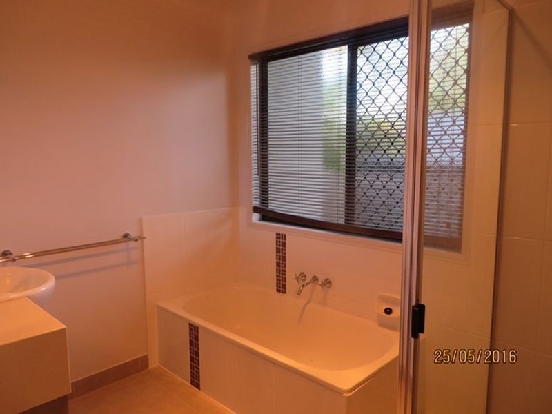 15 LONGREACH COURT, Tannum Sands QLD 4680