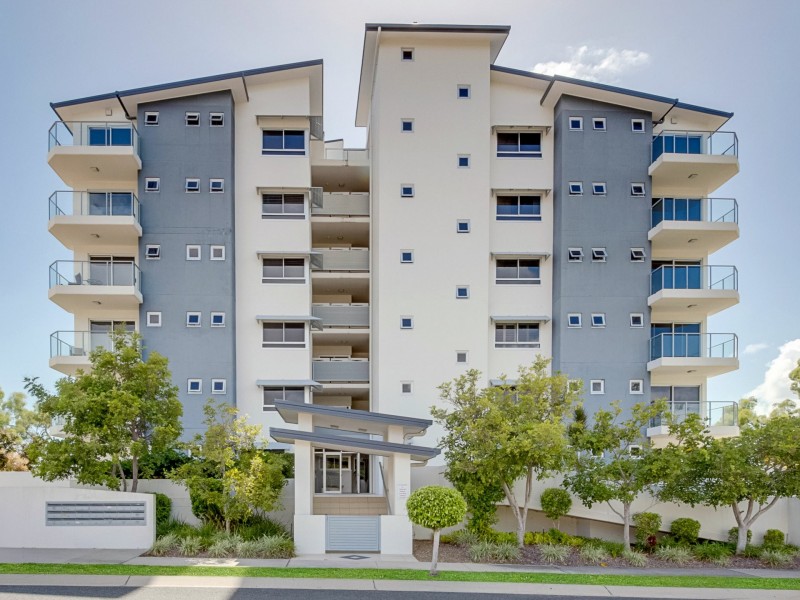 3/2 The Promenade, Boyne Island QLD 4680