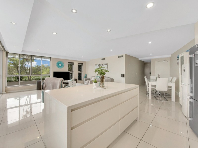 3/2 The Promenade, Boyne Island QLD 4680