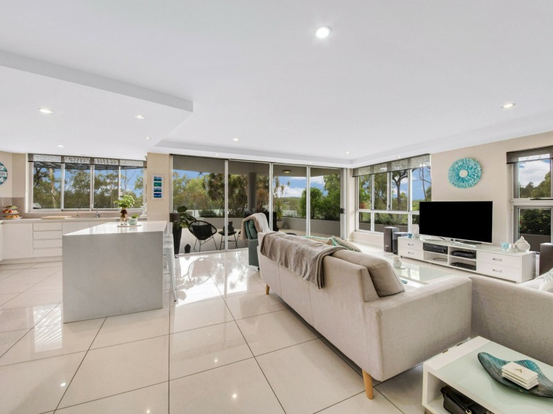 3/2 The Promenade, Boyne Island QLD 4680