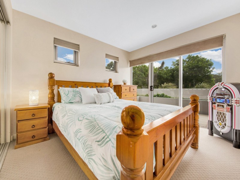 3/2 The Promenade, Boyne Island QLD 4680