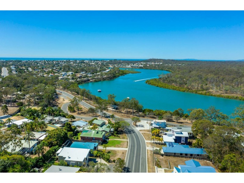 52 Malpas Street, Boyne Island QLD 4680
