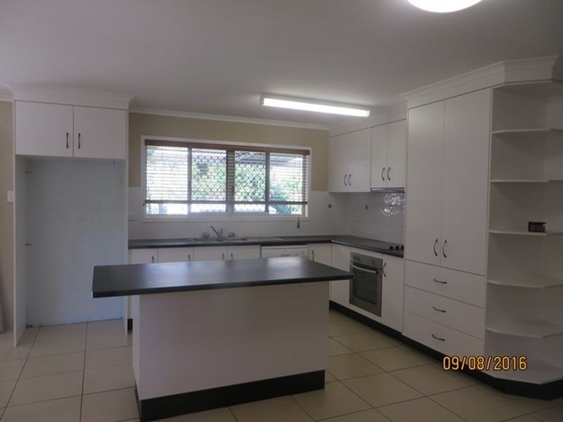 30 CENTENARY DRIVE, Tannum Sands QLD 4680