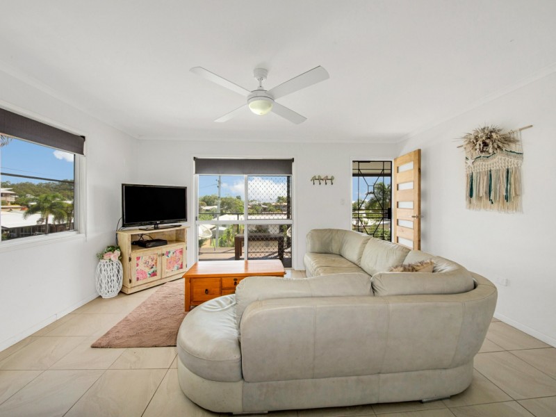 27 Crest Ave, Boyne Island QLD 4680