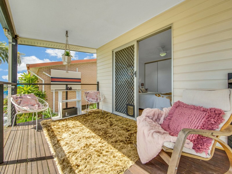27 Crest Ave, Boyne Island QLD 4680