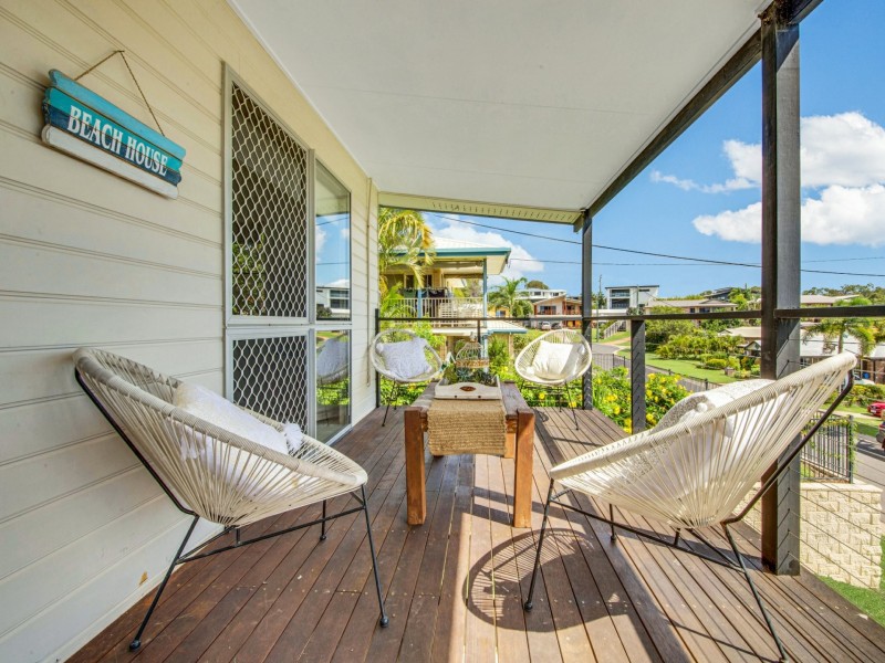 27 Crest Ave, Boyne Island QLD 4680