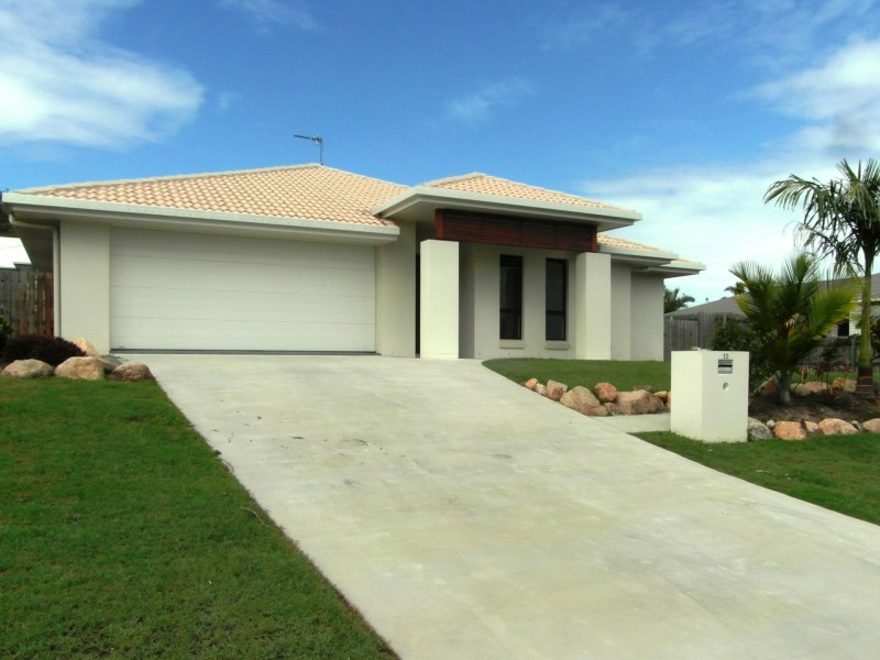 12 Jeana Close, Boyne Island QLD 4680