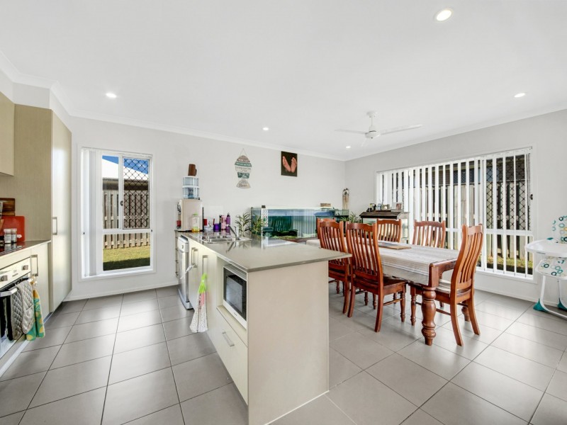 12 Koolivoo Parade, Boyne Island QLD 4680