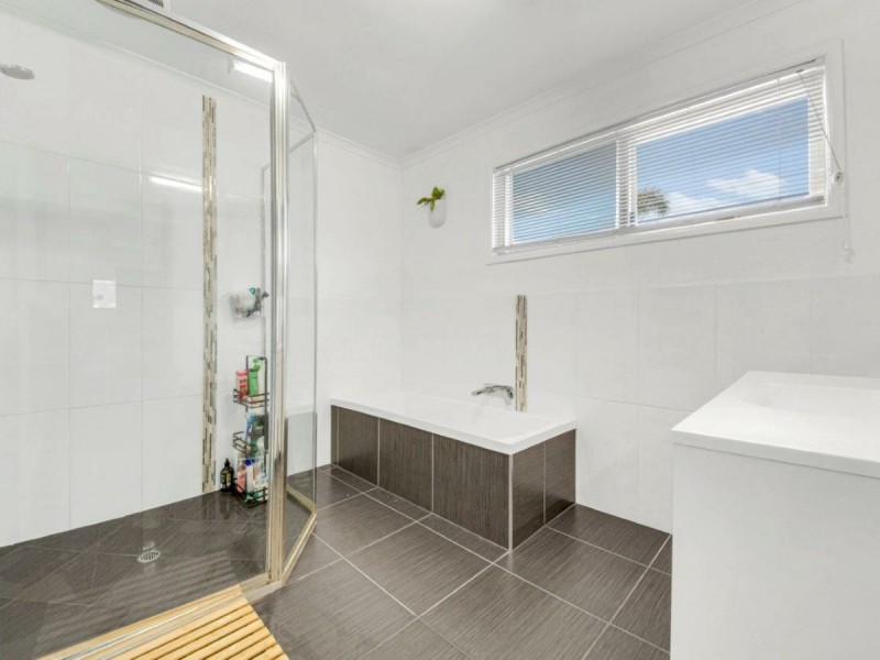 4 Lomandra Street, Boyne Island QLD 4680