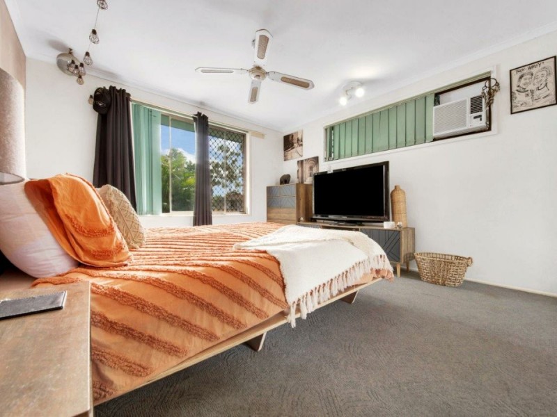 11 Hayes Avenue, Boyne Island QLD 4680