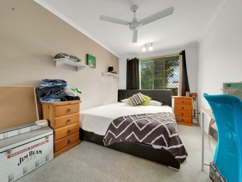 11 Hayes Avenue, Boyne Island QLD 4680