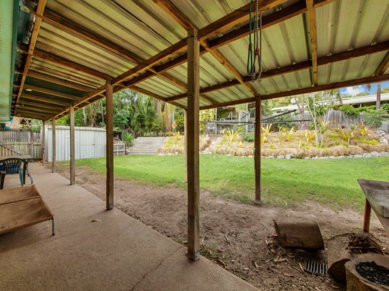 11 Hayes Avenue, Boyne Island QLD 4680