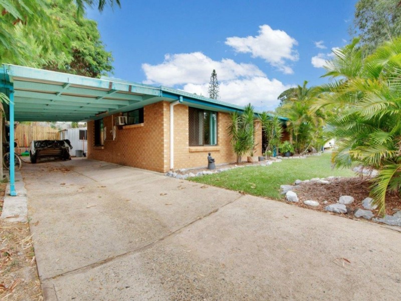 11 Hayes Avenue, Boyne Island QLD 4680