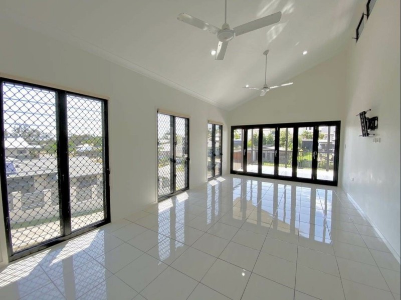 20 Lighthouse Drive, Boyne Island QLD 4680