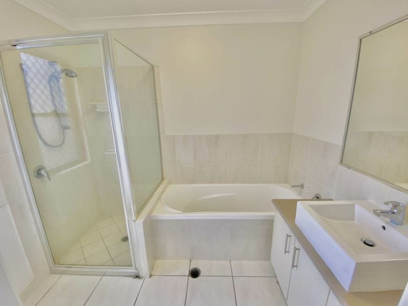 20 Lighthouse Drive, Boyne Island QLD 4680