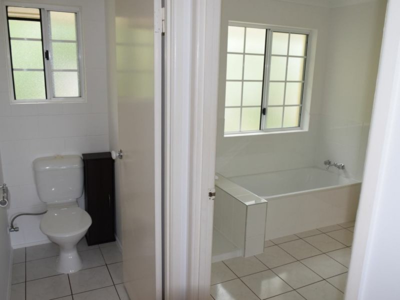 40 Malpas Street, Boyne Island QLD 4680