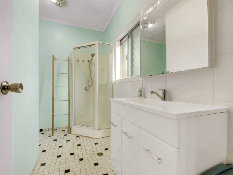 231 Awoonga Dam Road, Benaraby QLD 4680