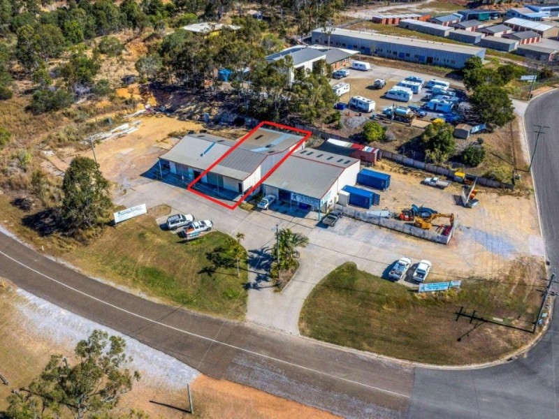 2/1 DENNIS STREET, Boyne Island QLD 4680