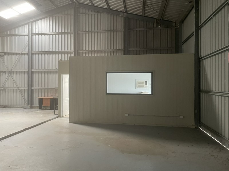 2/1 DENNIS STREET, Boyne Island QLD 4680