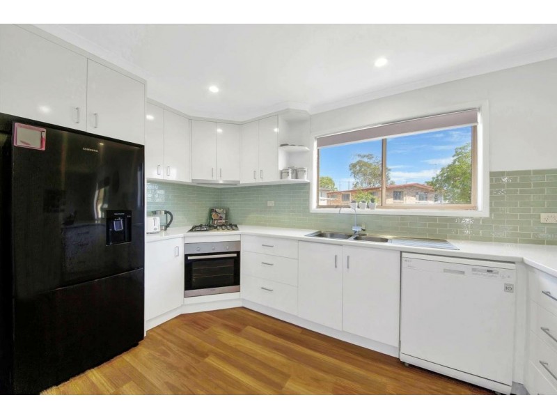 6 Jenkinson Street, Tannum Sands QLD 4680