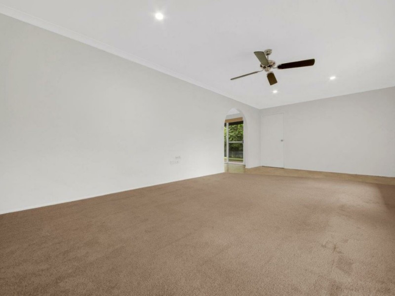 11 Kirrang Place, Boyne Island QLD 4680