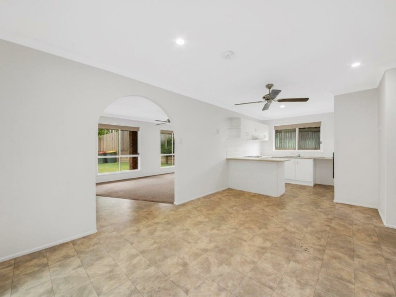 11 Kirrang Place, Boyne Island QLD 4680