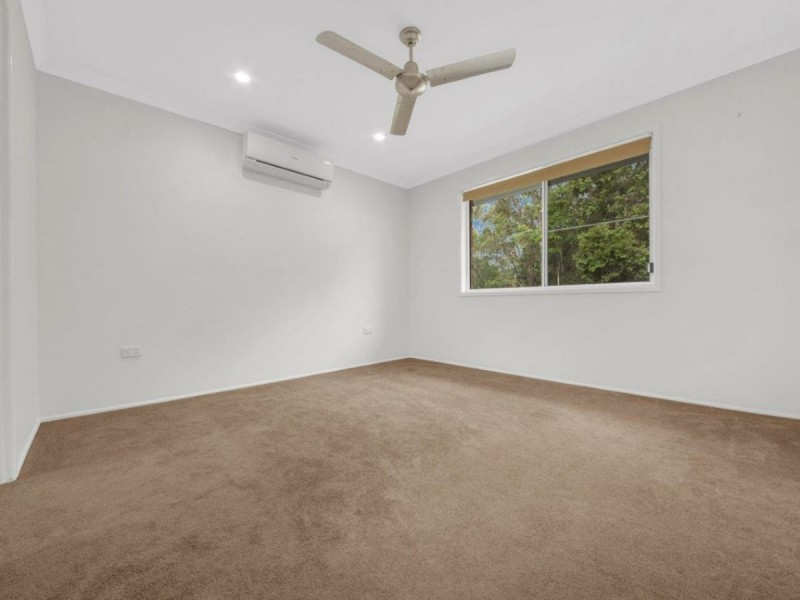 11 Kirrang Place, Boyne Island QLD 4680