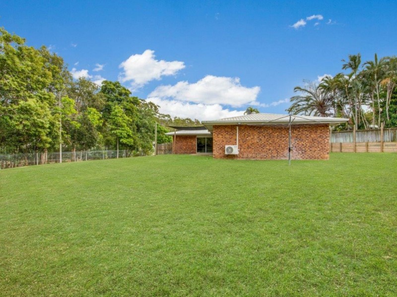 11 Kirrang Place, Boyne Island QLD 4680